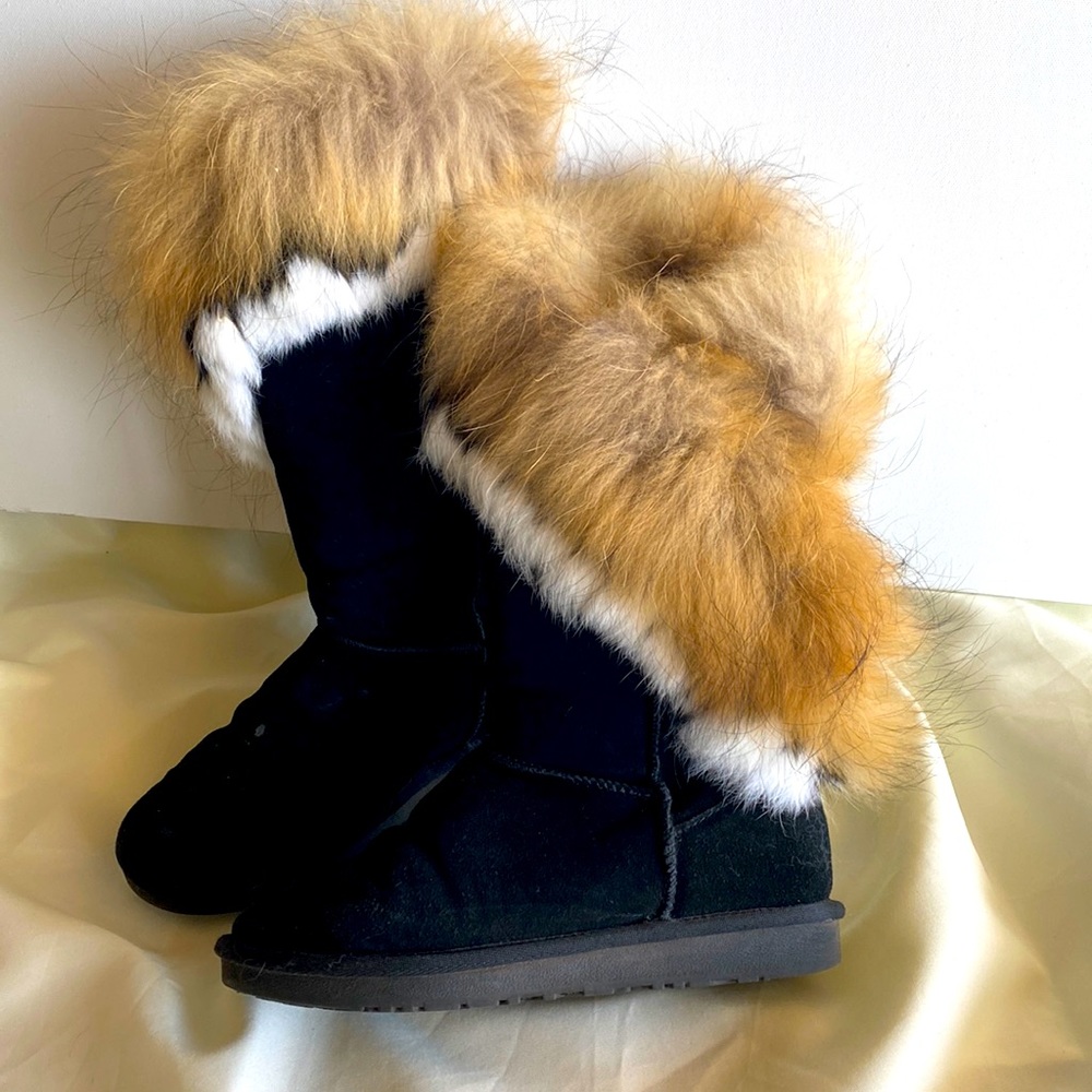 TODAY: Black suede boots with real fur cuff